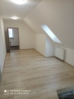 Pronájem podkrovního bytu 2 kk - 6