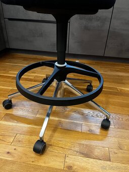 Designová barová židle Vitra Pivot High Stool - 6