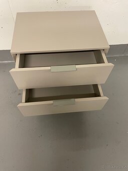 Béžový noční stolek Totem - 6