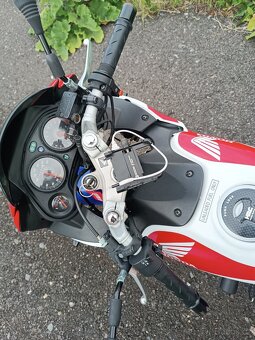 Honda CBR 125 - 6