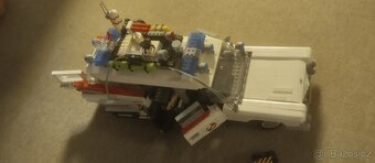 Prodám poskládaný lego set č. 10274 Ghost Busters Ecto-1 - 6