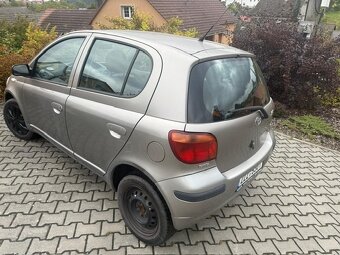 Toyota Yaris 1.0i 48kW - 6