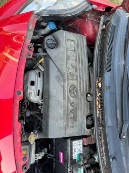 Toyota Yaris 1.33--74kw,2010-fac-5dv-Náhradní díly - 6