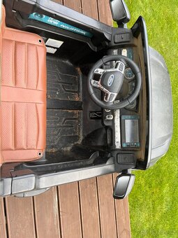 Dětské elektronické autíčko Ford Ranger - 6