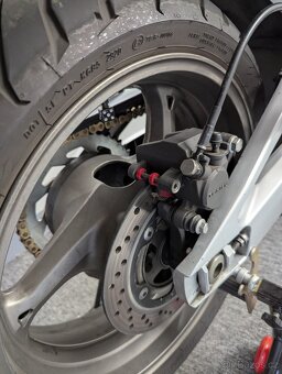 Suzuki GSR 600 - 6