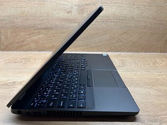 Dell Latitude 5500, i5, 8GB, 256 SSD, podsvícený, TOP STAV - 6