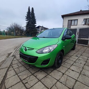 Mazda 2 benzín rok 2011 - 6
