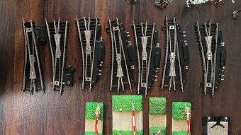 Železnice HO - vláčky, domečky, koleje - 6