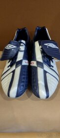 Prodám kopačky 42 Umbro X-500-A - 6