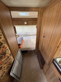 Velký dvounápravový karavan Lord Münsterland 550 bez TP - 6