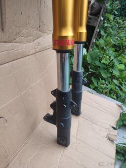 Přední vidlice SHOWA - 6