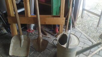 Nářadí žebřik kolečka atd - 6