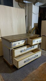 Komoda - 6