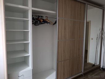 Prodáme vestavěnouskříň - 6