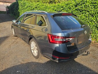 Škoda Superb kombi 2,0 TDi - 6