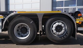 MAN TGS 26.420 - 6x2 – Hákový nosič kontejnerů 21t + HR- HMF - 6