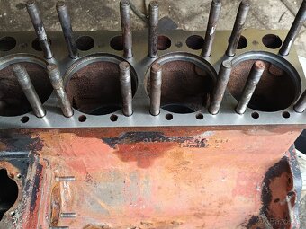 Prodám motor Zetor 6901 po Go - 6