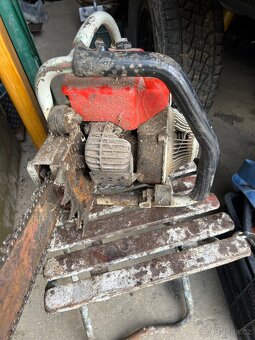 Stará motorová pila Stihl . - 6