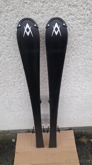 Kvalitní carvingové lyže Völkl 148 cm - 6