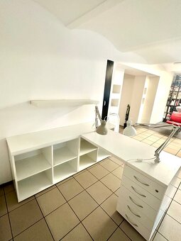 Kadeřnické křeslo v zavedeném salonu DEL VERO.SALON - 6