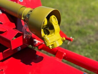 Zakladac travniku za traktor - 6