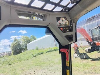 Smykem řízený nakladač JCB Robot 155 - 6