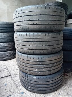 225/40R18 - 6