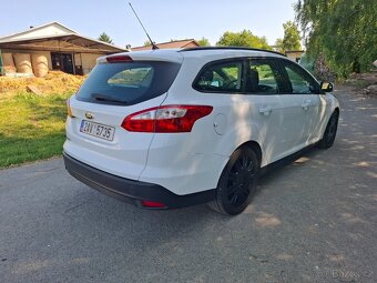 Ford Focus mk3 combi 1.6 nafta 70 kw - 6