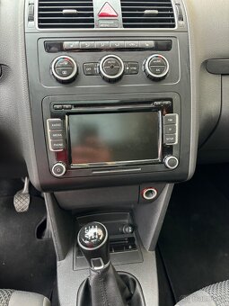 VW Touran 2.0Tdi 103KW, rok 2015 - 6
