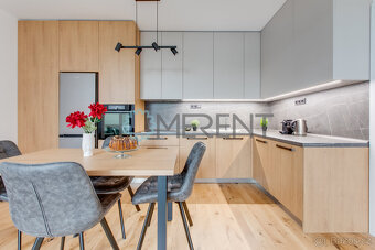 Pronájem moderně zařízeného bytu 2+kk (54,6 m²) s předzahrád - 6