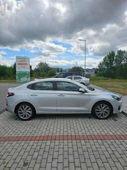 Hyundai i30 fastback 1.0 tgdi 88kw 2019 - 6
