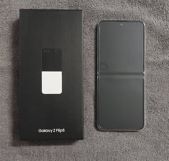 Prodám Samsung Galaxy Z Flip5 - 6