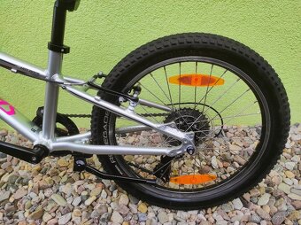 Značkové dětské kolo Specialized 20" (stříbrná) - 6