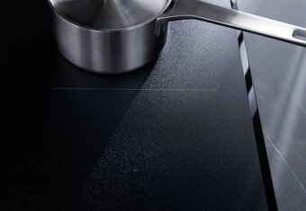 AEG indukční varná deska - matně černá - 6