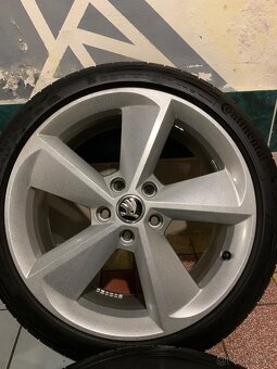 Alu kola Škoda R18 5X112 ZÁNOVNÍ LETNÍ PNEU 225/40 R18 GOLUS - 6