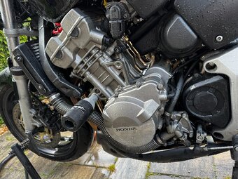 Honda Hornet 900, 2004 - 6