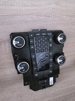 Volvo infotainment  jednotka + 7" display  + panel rádia - 6