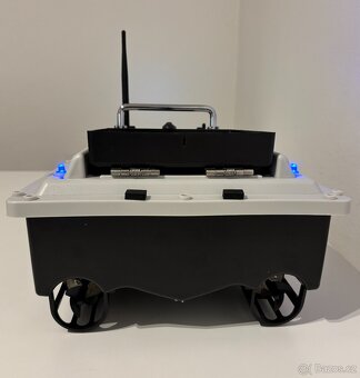 Zavážecí loďka s GPS, baterie 18000mAh - JEDNORUČNÍ OVLADAČ - 6