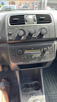 Škoda fabia 2 combi 1.4i 16V - 6
