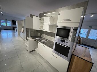 Vzorková kuchyňská sestava LARA v LESKU - 6