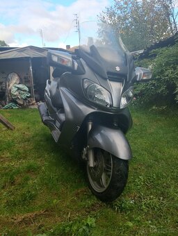 Suzuki Burgman 650 - 6