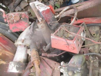 díly traktoru RS 09 - 6