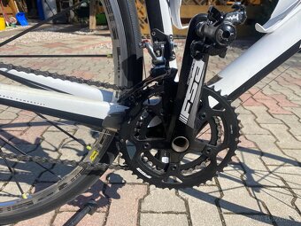 Karbonové Specialized Roubaix - 6