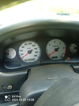 Nissan Navara Double-cab 2,5 tdi - 6