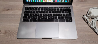 MacBook Air 2019 13" Core-5 1,6GHz, 128GB SSD, 8GB DDR3, 4h - 6