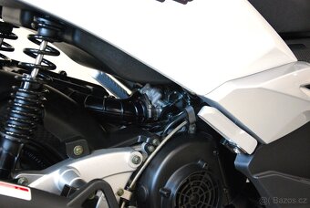 Motorro EasyMax 125i - kupováno nové u nás,1.maj,krásný stav - 6