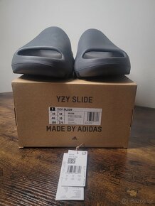 Yeezy Slides - 6