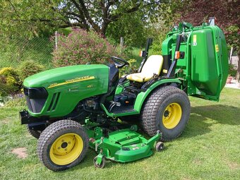 Traktor John Deere 2520 HST - 6