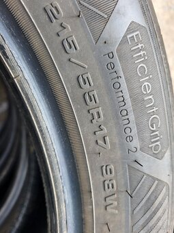 215  55 17"  GoodYear EfficientGrip - 6