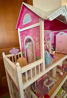 Dřevěný domeček pro panenky Barbie - 6